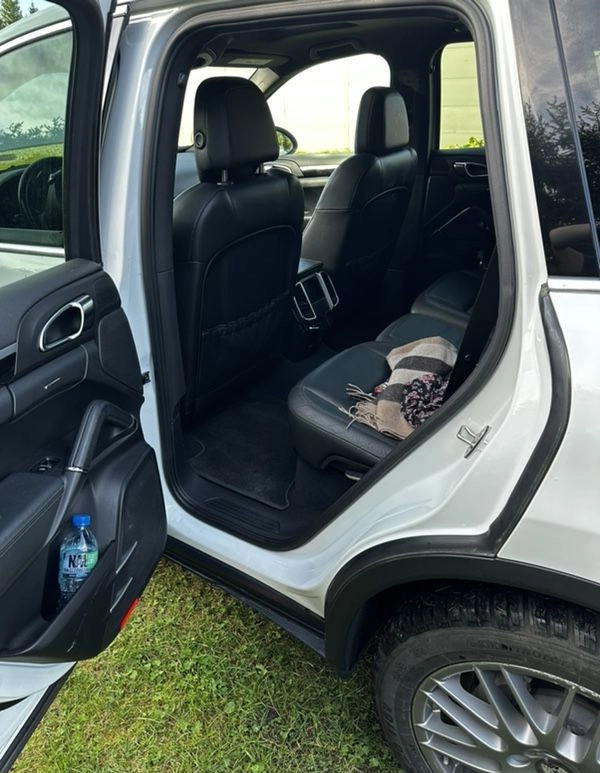 Porsche Cayenne cena 78500 przebieg: 200000, rok produkcji 2012 z Kosów Lacki małe 67